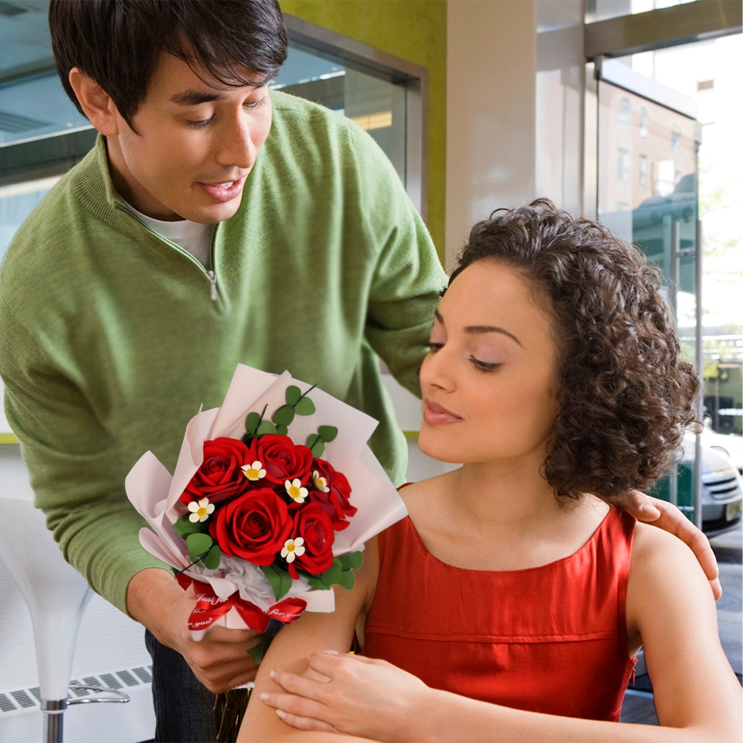 LIN FlowerBag Deluxe, Handgemachter Blumenstrauß, inkl. LIN Pop Up Karte - als Geschenk - Geburtstag - Muttertag - Jubiläum - Gute Besserung - Danke - Glückwunsch - 5 Rosen