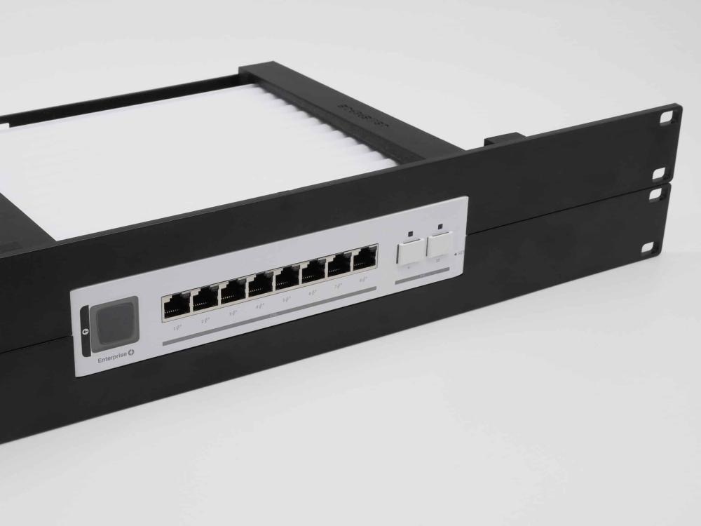 Ubiquiti Ubiquiti UniFi Switch Pro 8 PoE 120W Managed Layer 3 Switch