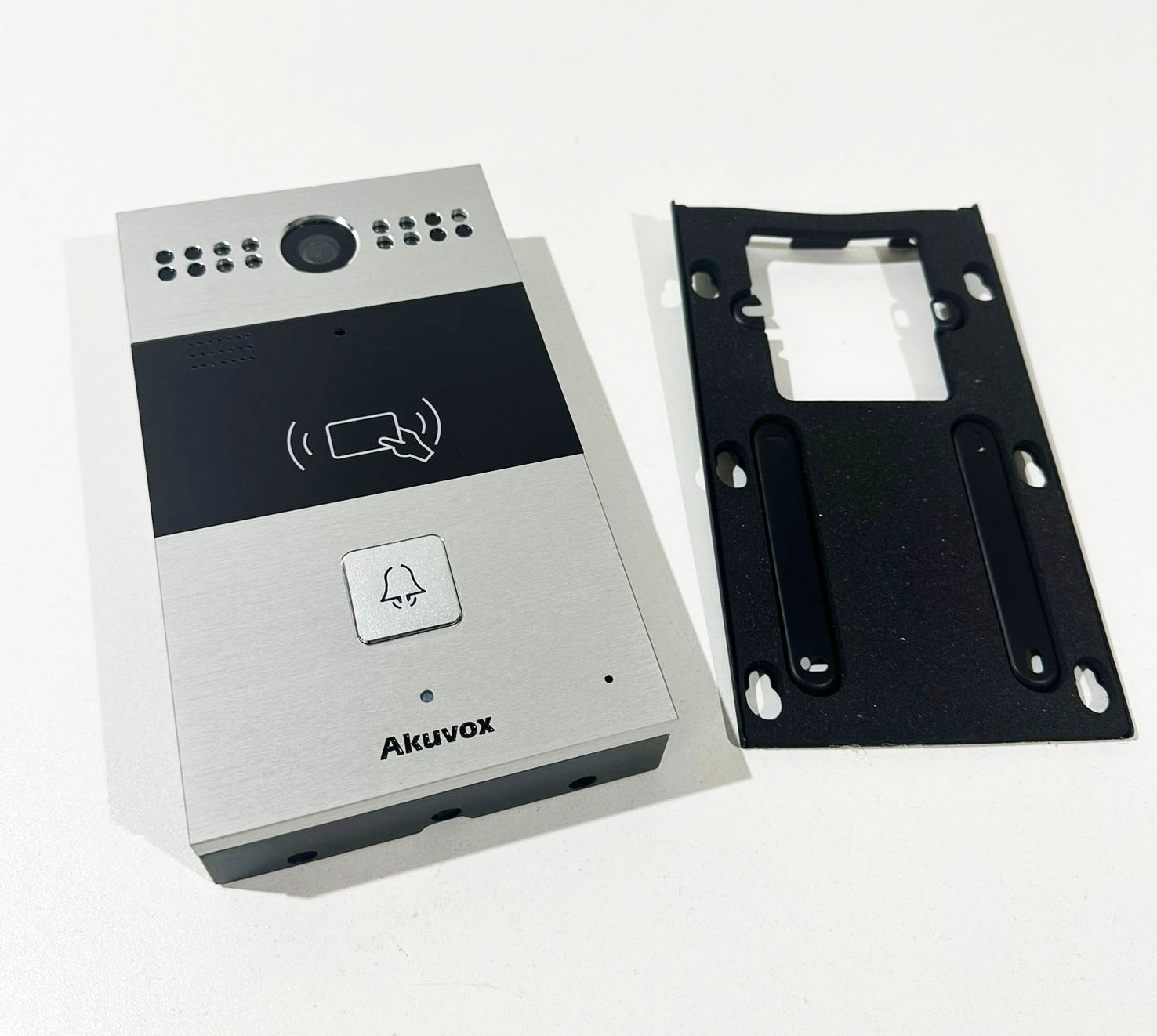 Akuvox Akuvox E11R VoIP Deurintercom met HD-Camera en RFID