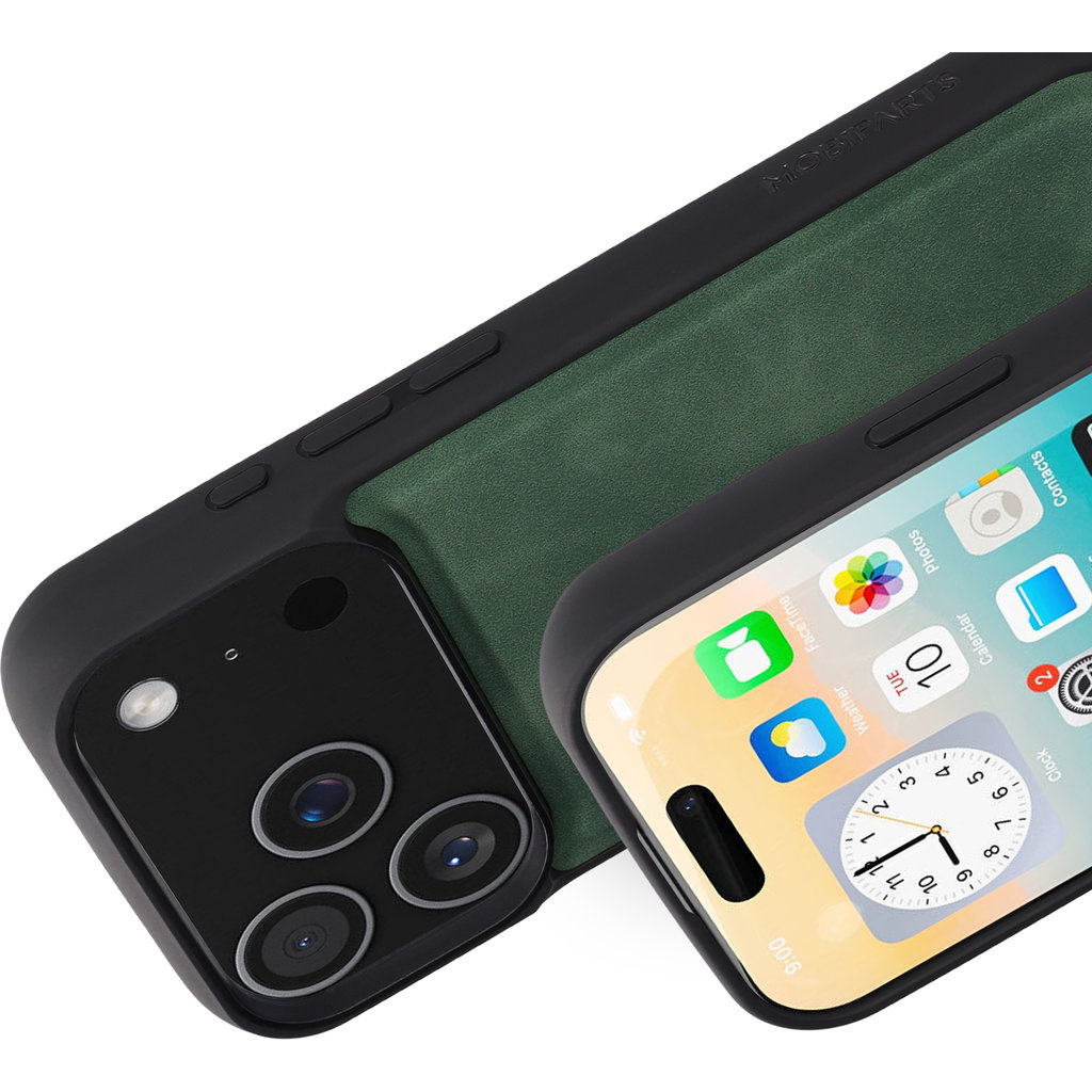 Mobiparts Mobiparts Classic MagSafe Backcover voor iPhone 17 Pro - Emerald Green