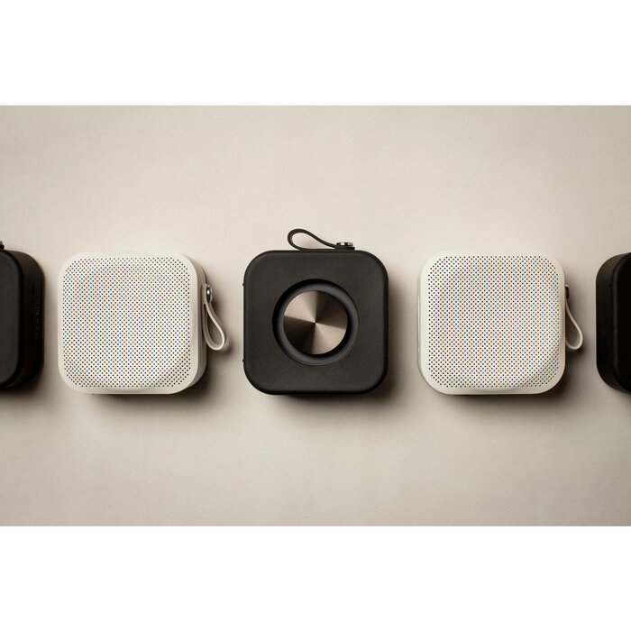 Sudio Sudio F2 Draagbare Bluetooth Speaker - 20W - Waterdicht IPX7 - Zwart