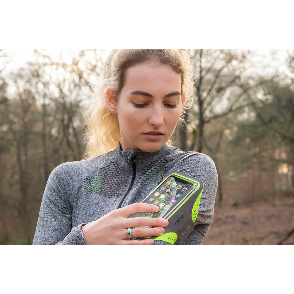Mobiparts Mobiparts Comfort Fit Sport Armband voor Samsung Galaxy J4 Plus - Zwart