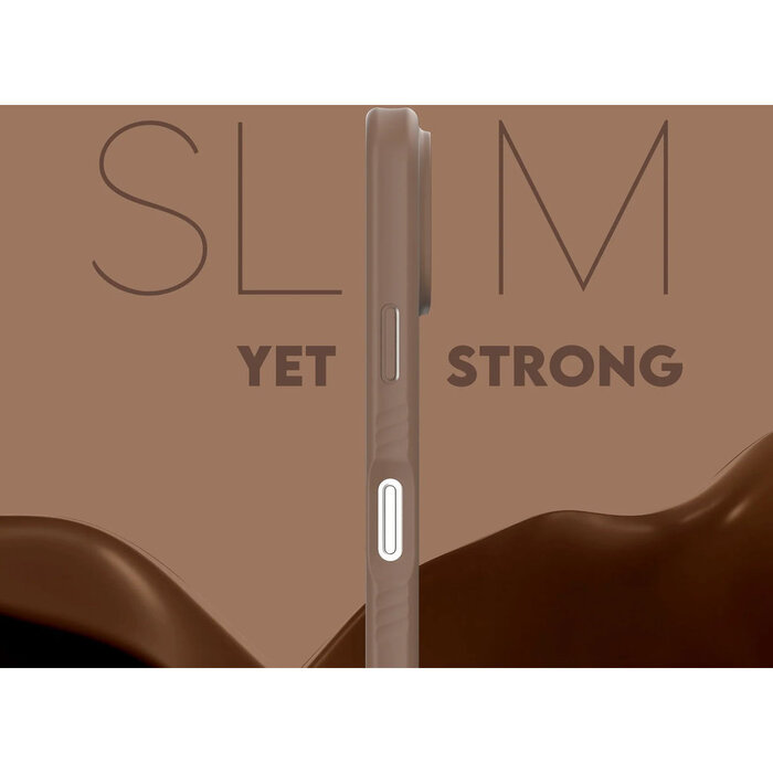 CARE by PanzerGlass CARE by PanzerGlass Fashionable Case Samba Espresso MagSafe iPhone 17 Pro