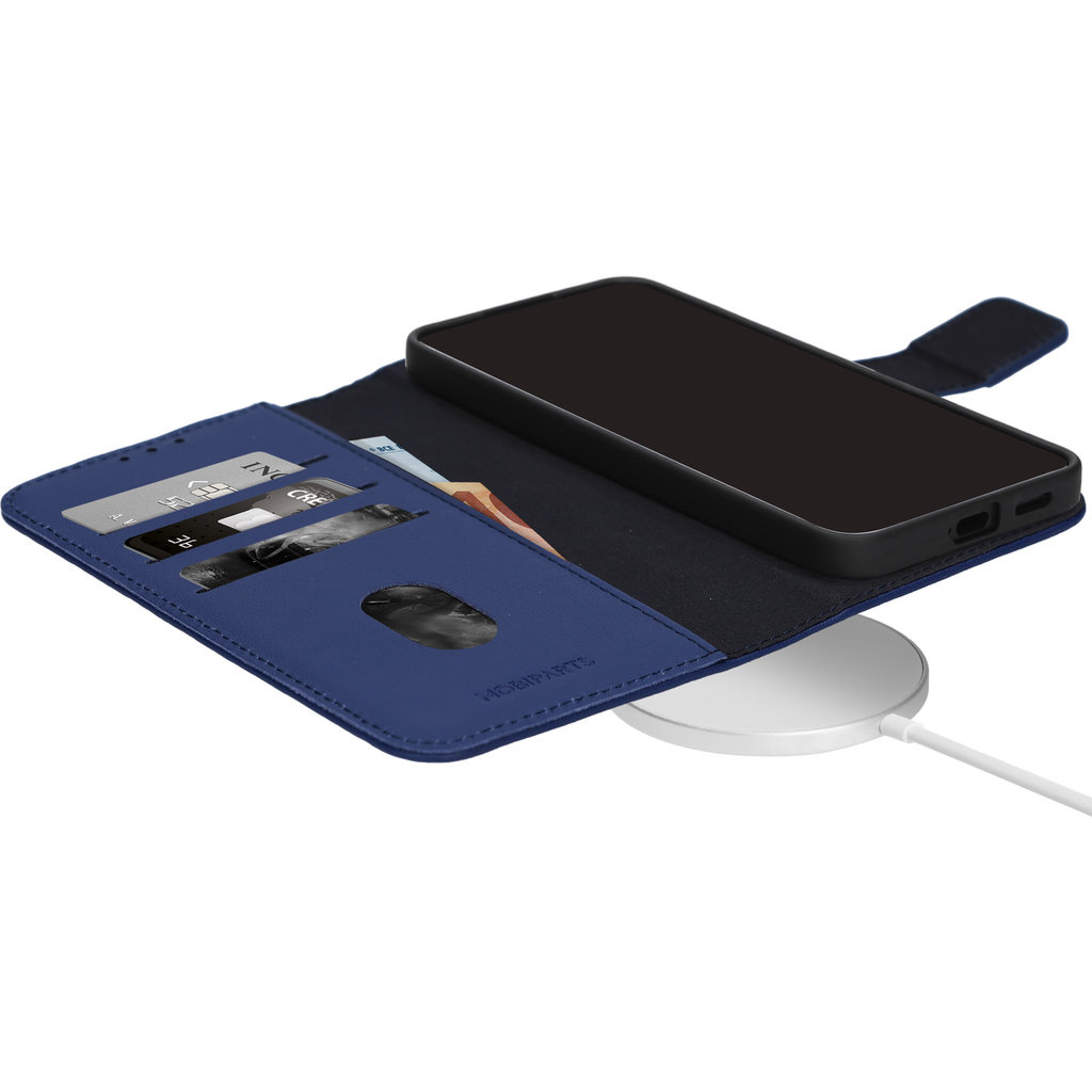Mobiparts Mobiparts Lederen Wallet Case voor iPhone 16 Pro - Blauw (MagSafe)