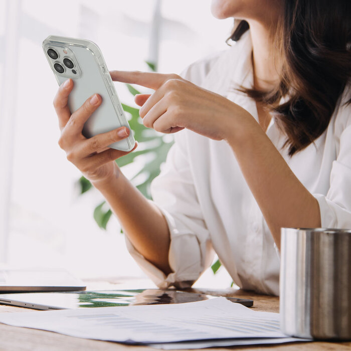 Mobiparts Mobiparts Classic Hardcover Apple iPhone 15 - Transparant