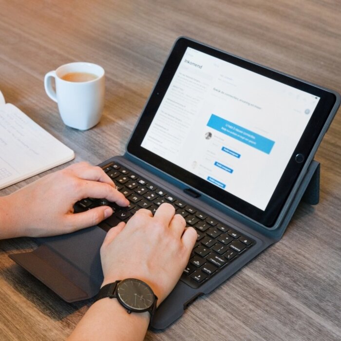 Mobilize Mobilize Ultimate Bluetooth Keyboard Case Apple iPad Air 10.5 2019/Pro 10.5 Black QWERTY