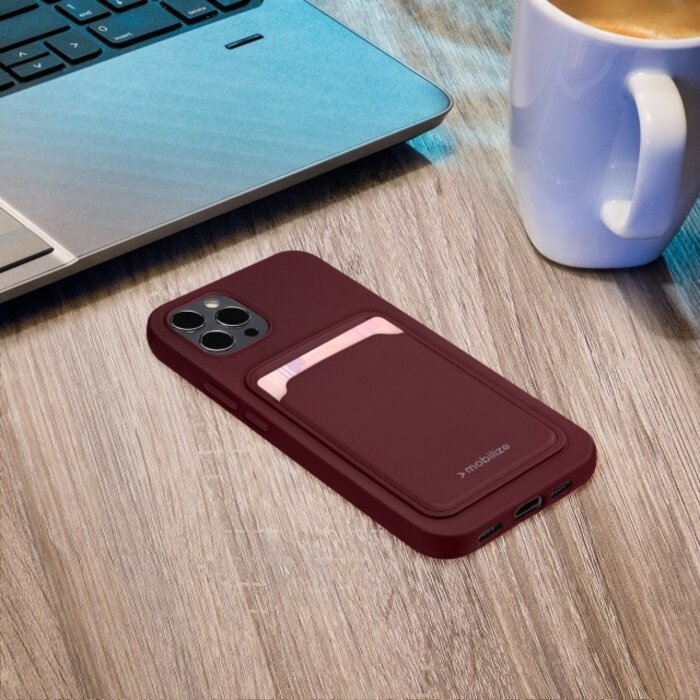 Mobilize Mobilize Rubber Gelly Card Case voor Apple iPhone 14 - Matt Bordeaux