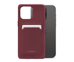 Mobilize Mobilize Rubber Gelly Card Case iPhone 15 Pro Max - Matt Bordeaux
