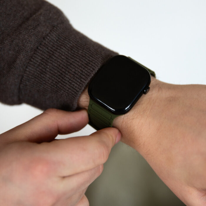 Mobilize Mobilize Silicon Watch Band Magnetic voor Apple Watch 42/44/45/46/49mm Groen
