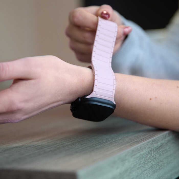 Mobilize Mobilize Silicon Watch Band - Magnetic - for Apple 38/40/41/(Gen 10+) 42mm - Pink