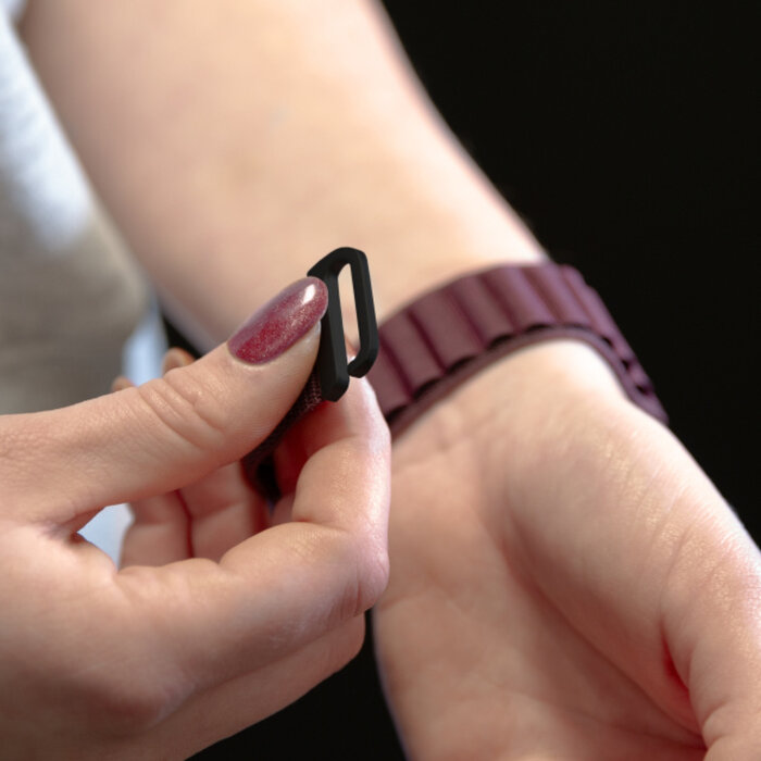 Mobilize Mobilize Nylon Watch Band - Alpine - Black Connector - for Apple 38/40/41/(Gen 10+) 42mm - Bordeaux