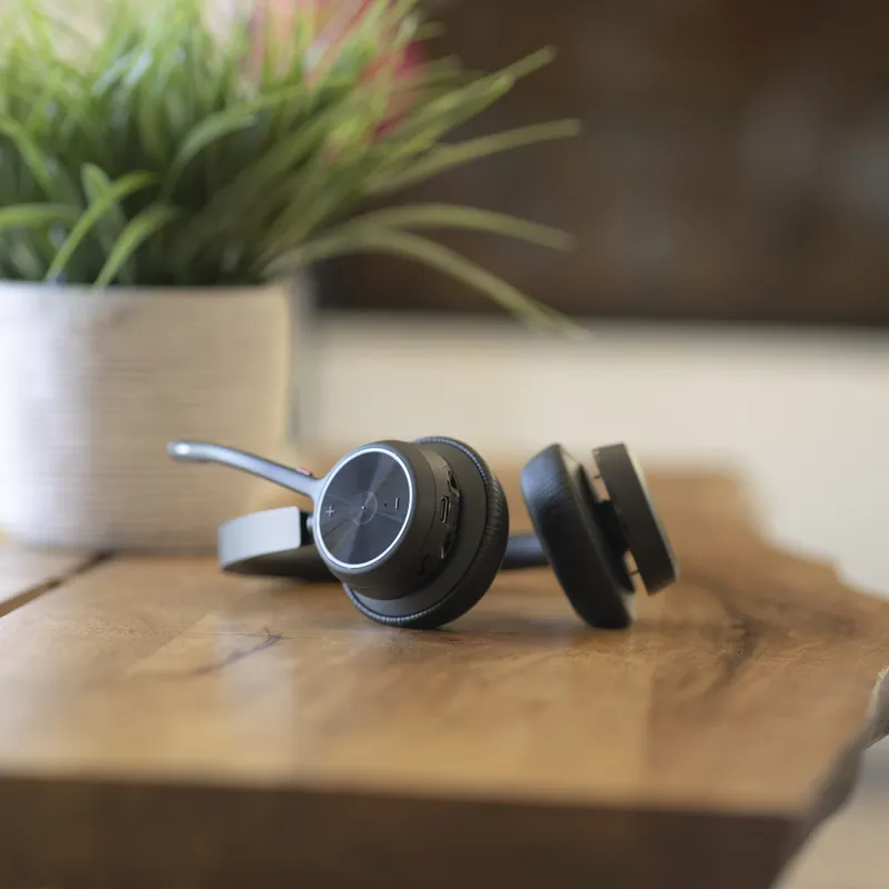 Poly Poly Voyager 4320 Stereo Draadloze Headset met BT700 USB-A Dongle