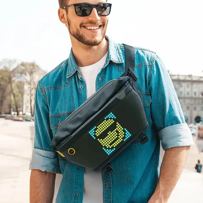 Divoom Divoom Pixoo Sling Bag Heuptas met Aanpasbaar LED Pixeldisplay Zwart