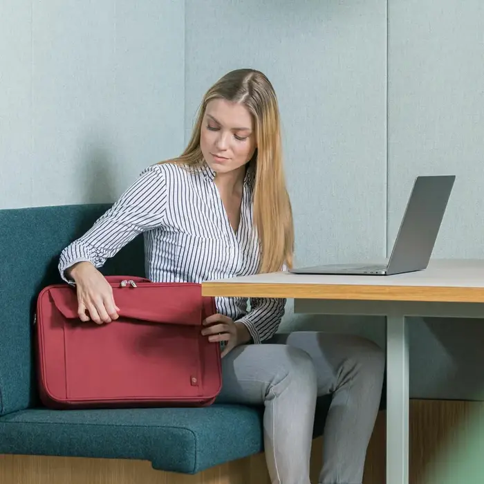 Dicota Dicota Eco Multi BASE 14-15.6 Inch Laptoptas Rood