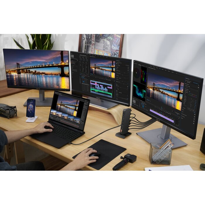 Asus ASUS DC500 Thunderbolt 4 Docking Station - Triple 4K - 96W PD - Zwart