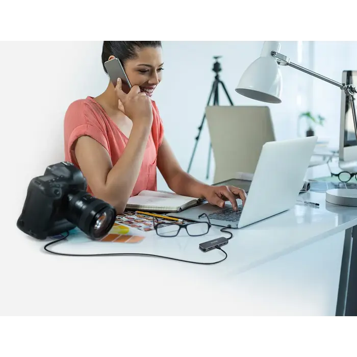 D-Link D-Link DUB-2325 USB-C Hub met SD/MicroSD Kaartlezer en USB 3.0