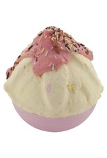 Bomb Cosmetics Bath Blaster 'Strawberry & Banana Milkshake' - Body & Soap