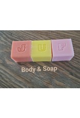 Letterzeepjes 'JUF' - Body & Soap