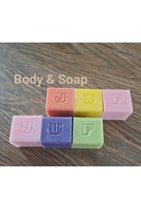 Letterzeepjes 'JUF' - Body & Soap