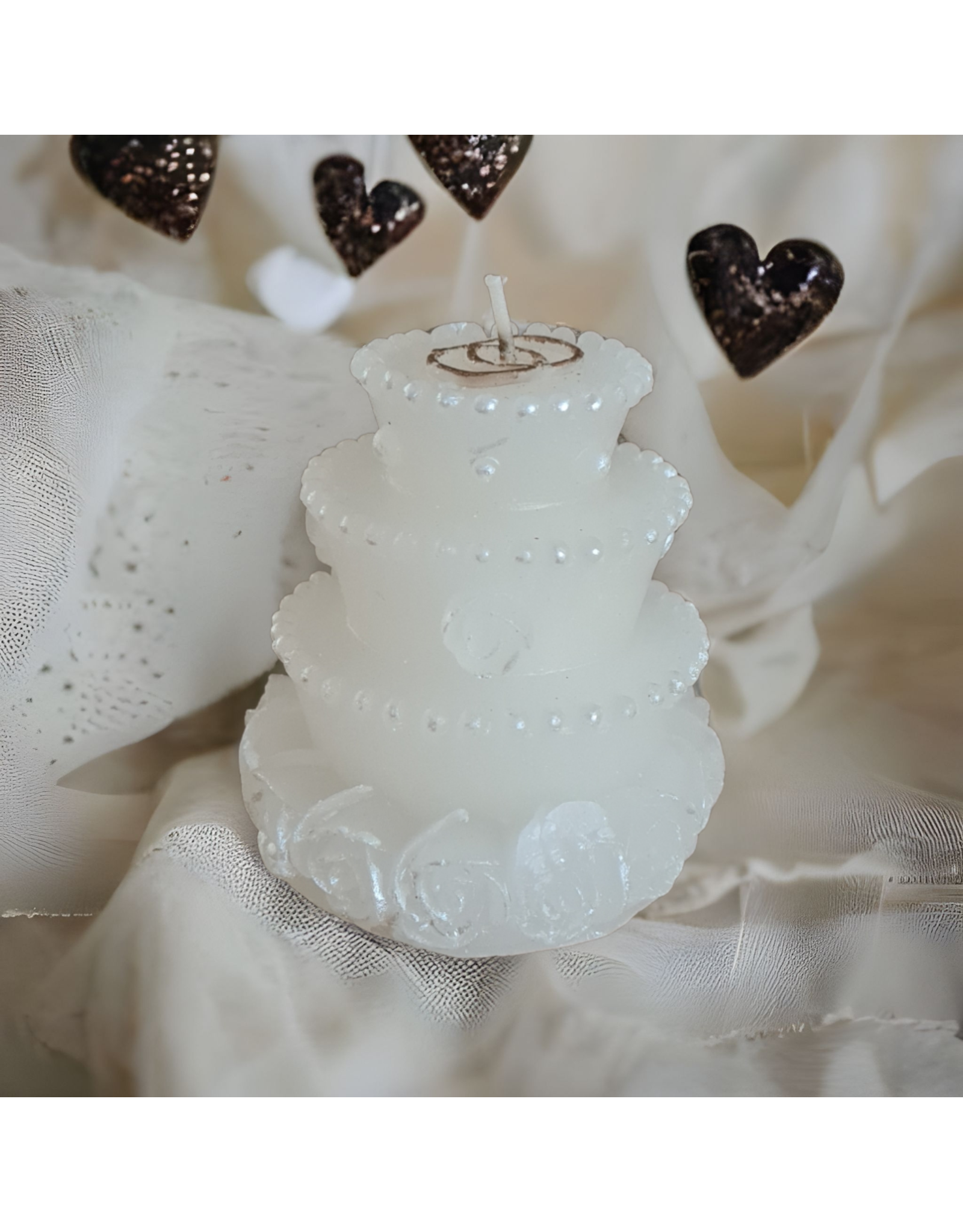 Trouwkaars taart met pareltjes - Prachtige decoratie voor de grote dag