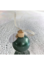 Kerstbal 'Winter Spa' gevuld met bad- en douchegel 240ml  - Body & Soap