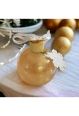 Kerstbal (goud) gevuld met bad- en douchegel 240ml - Body & Soap