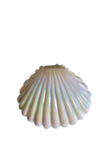 Schelp (wit) gevuld met 7 badparels- Body & Soap