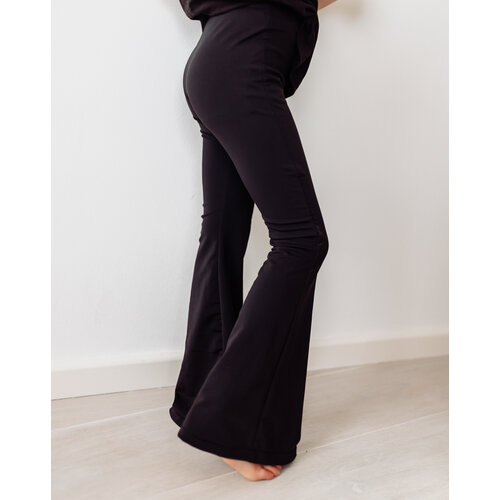 Salty Stitch Salty smooth flared legging - Zwart Salty Stitch Salty smooth flared legging - Zwart