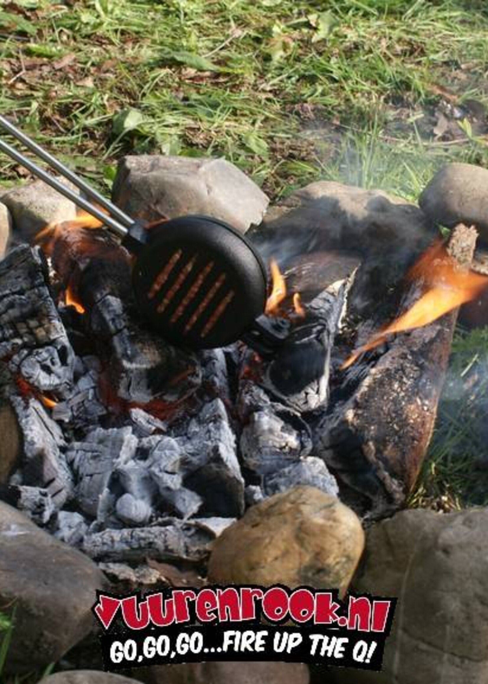 Vuur & Rook Vuur en Rook Pre-Seasoned Cast Iron  Hamburger Iron (RVS stelen)