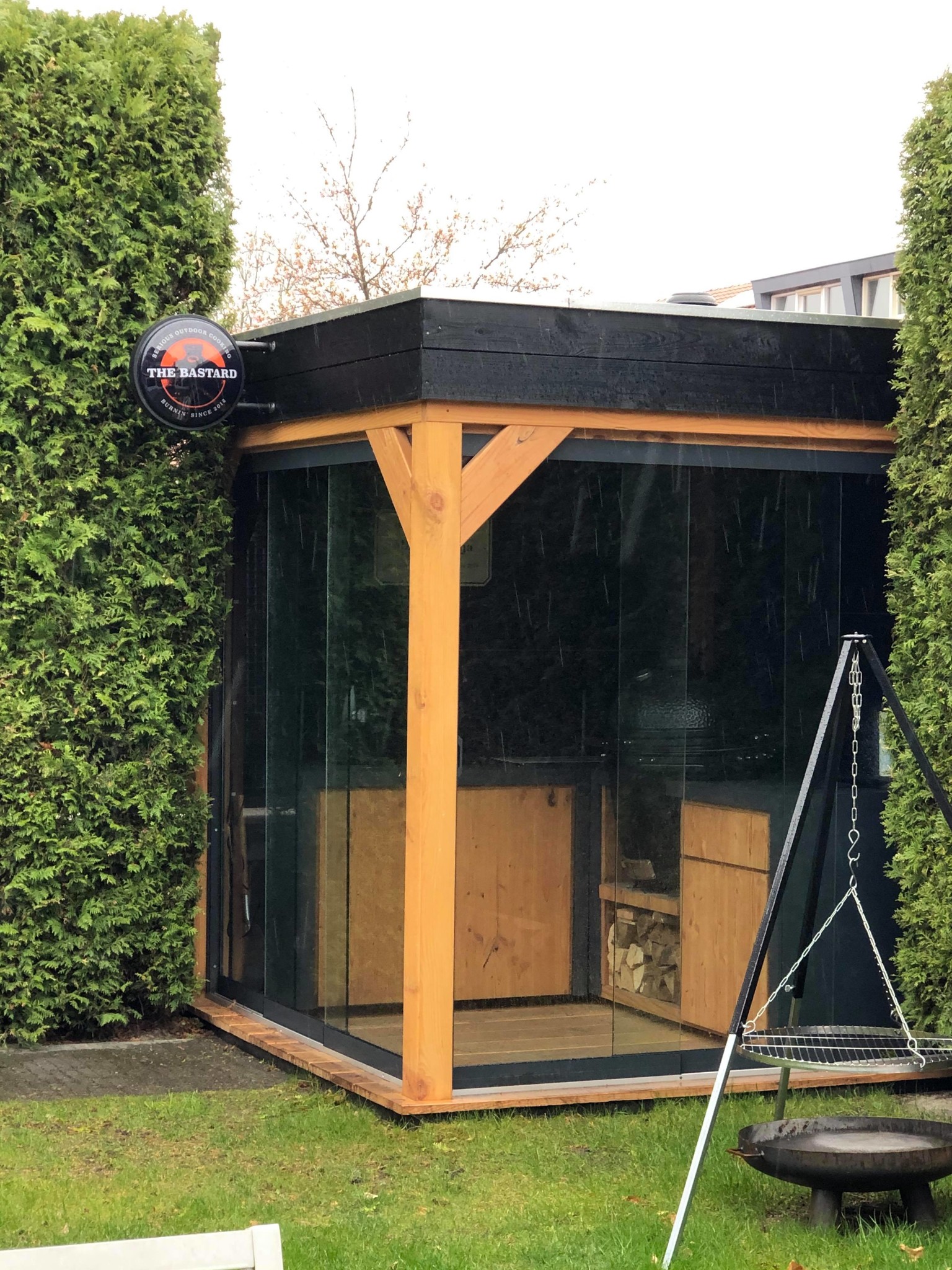 The Bastard Light Sign Vuur & Rook