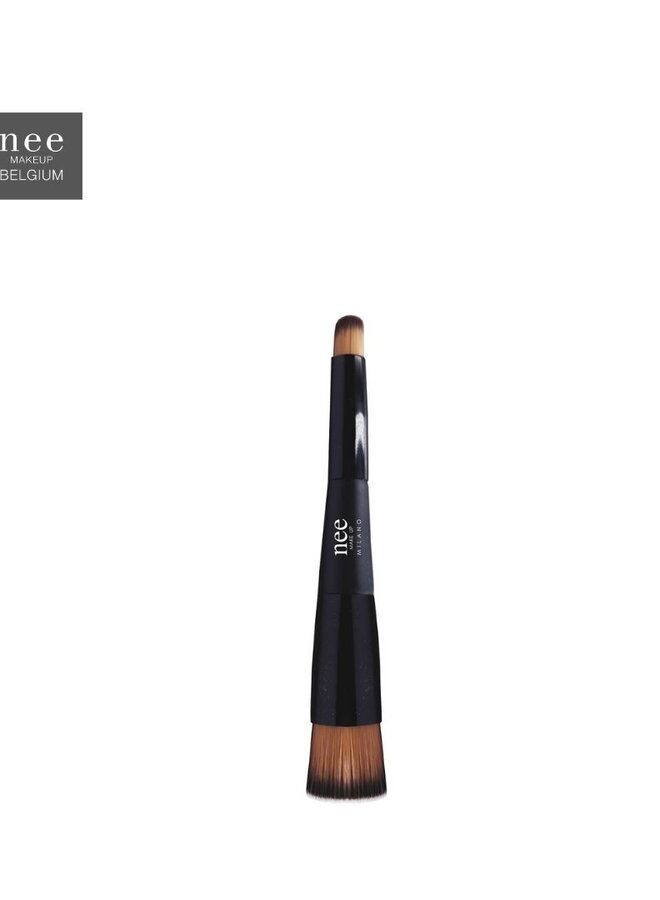 Nee Two in one brush foundation and concealer 333