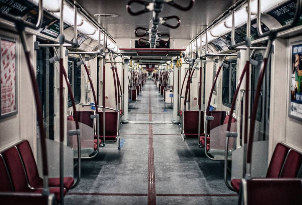 Met met passepartout en helder glas in een zwarte houten lijst. ro Toronto