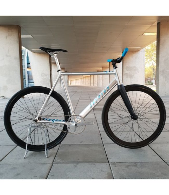 aventon track bike