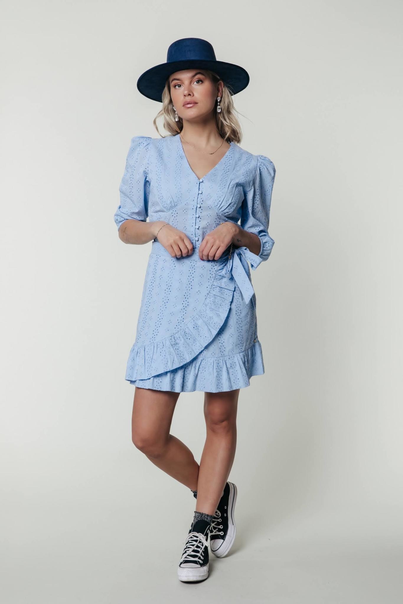 8289 - Eline Broiderie Blouse Blue