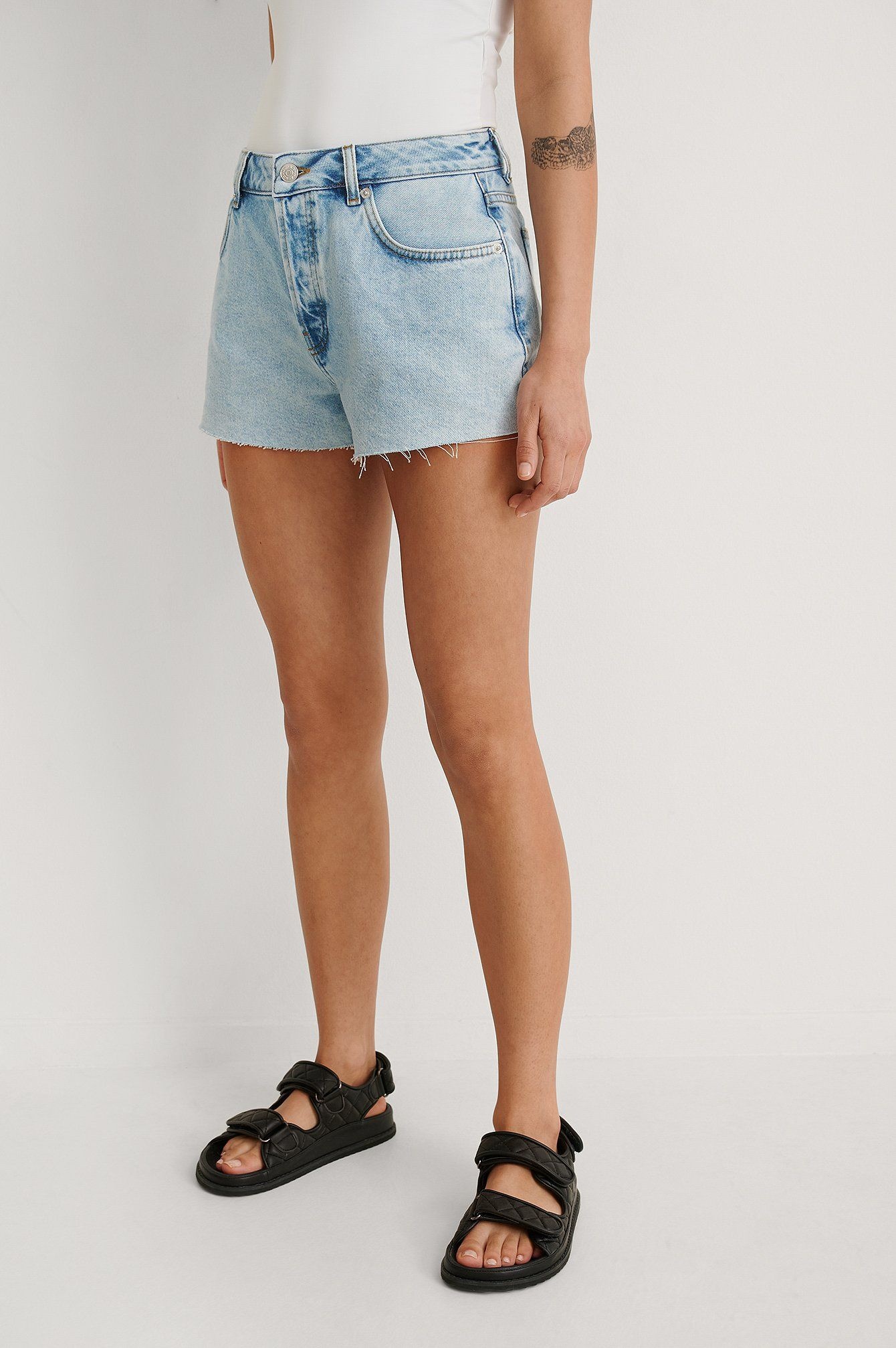 Mid waist raw hem denim shorts 007559 - light blue