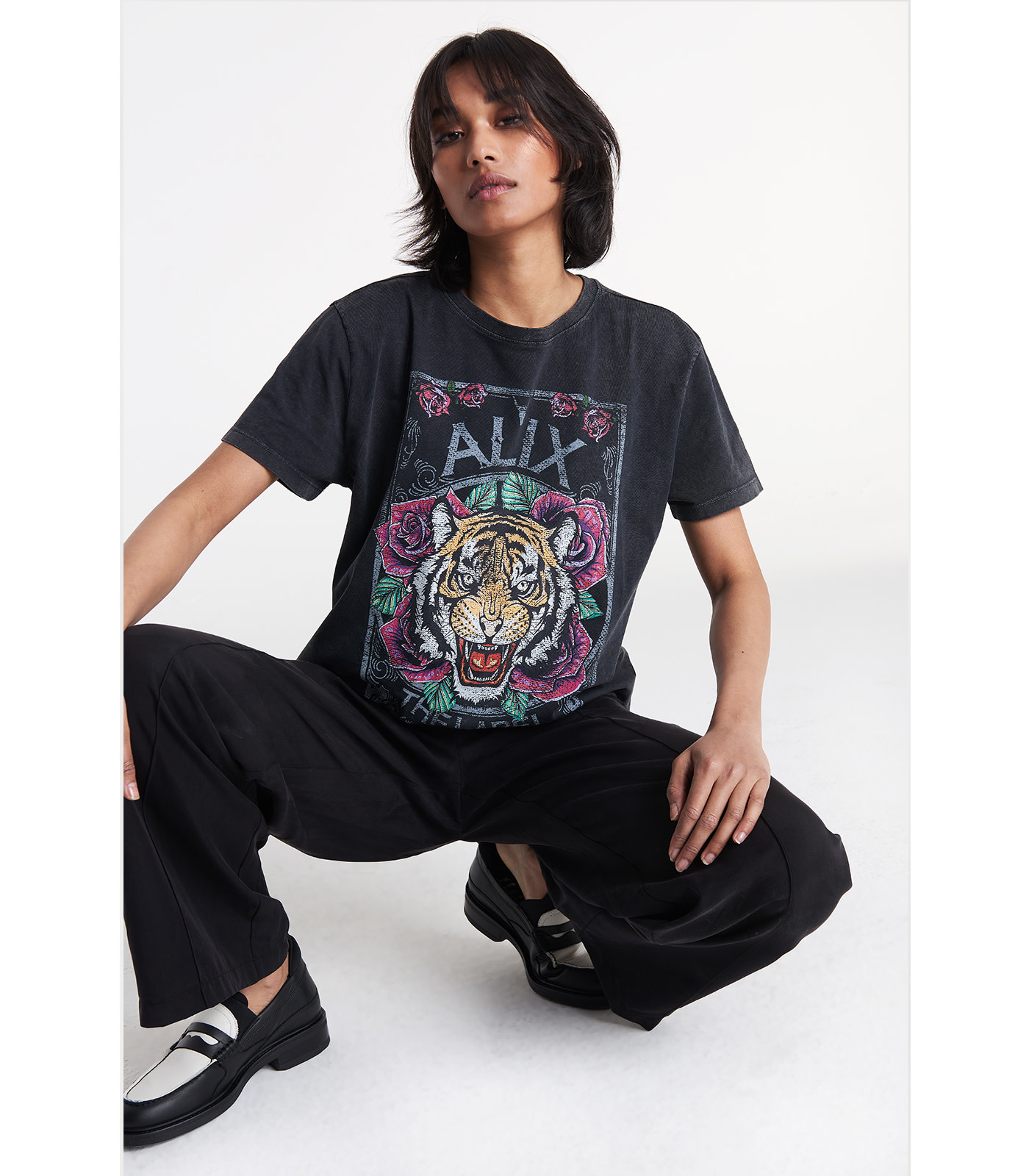 knitted acid washed tiger t-shirt black