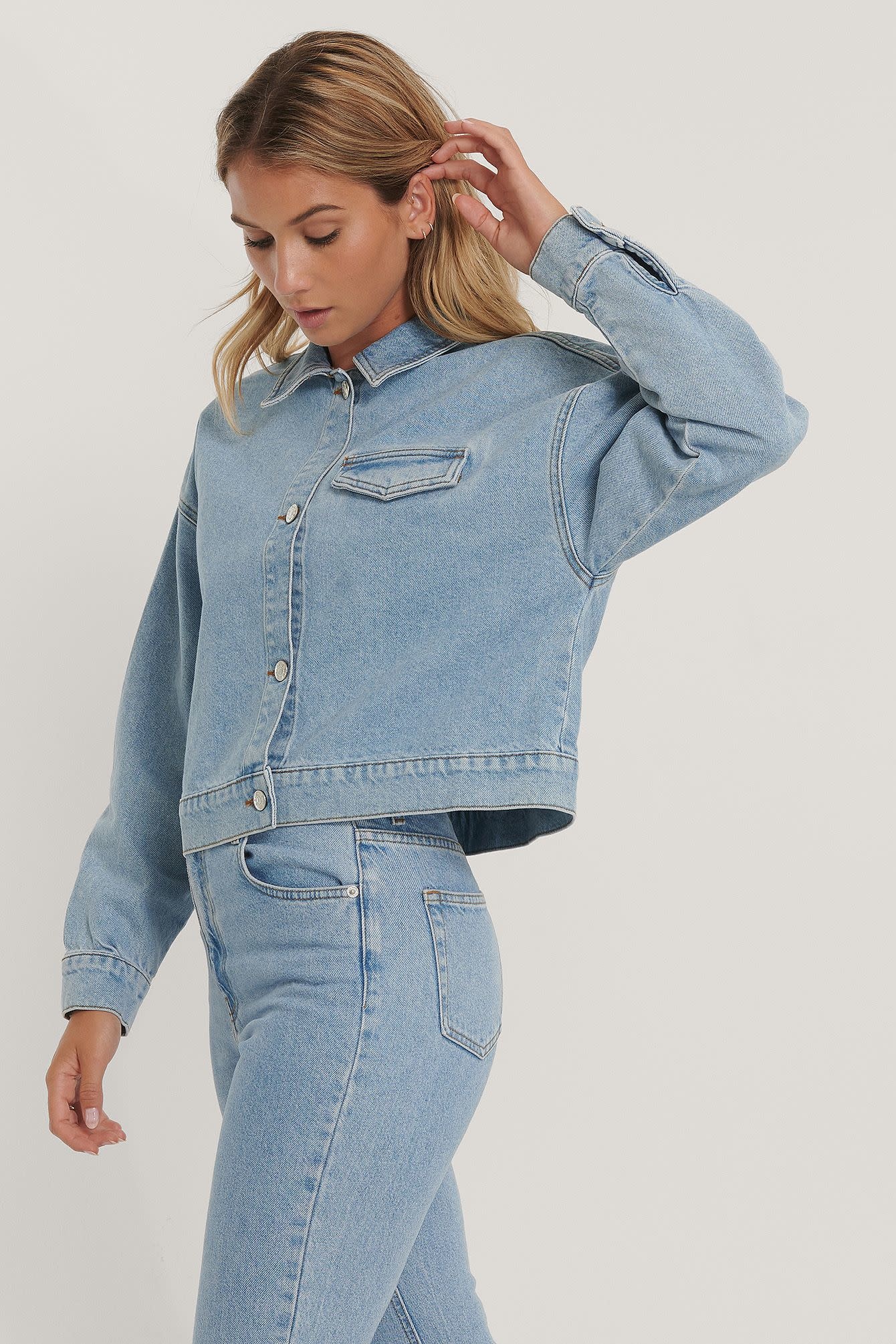 Cropped Denim Jacket 000538 - Light Blue