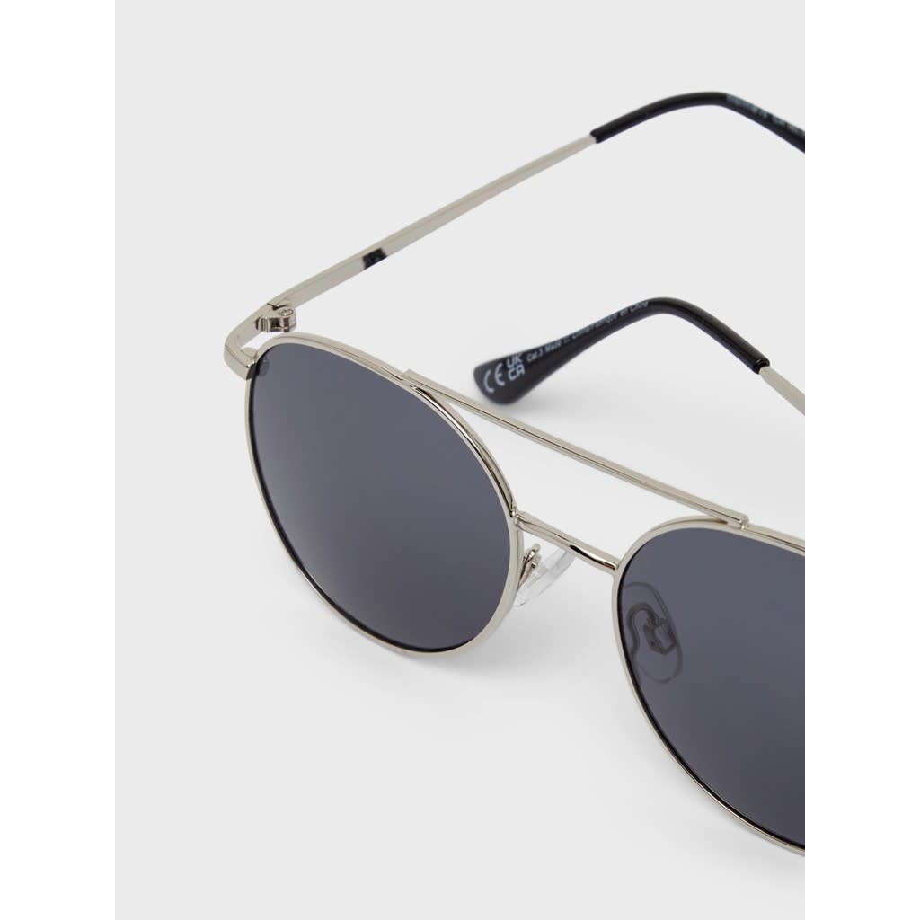 NKMDIMO SUNGLASS 13201797 Silver Colour