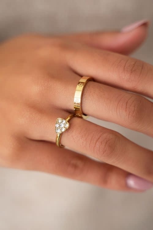 Ring met gegraveerde sterretjes - goud