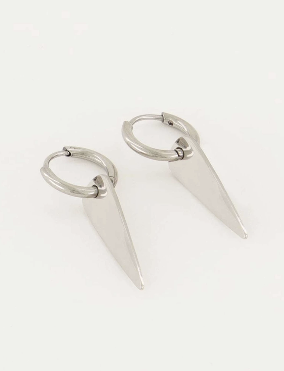 Oorringen lange driehoek MJ04660 Zilver