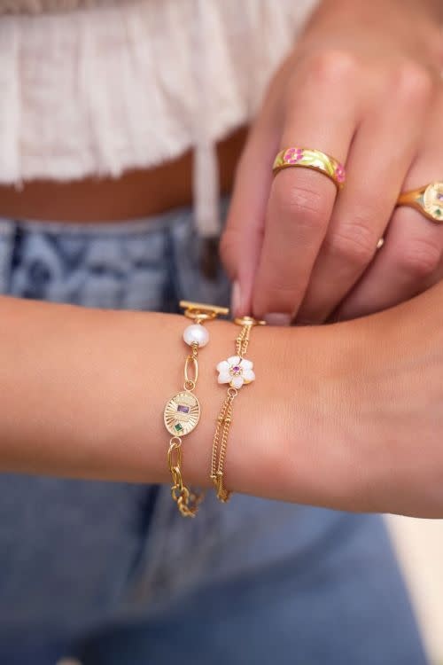Casa fiore armband met witte bloem MJ08664 Goud
