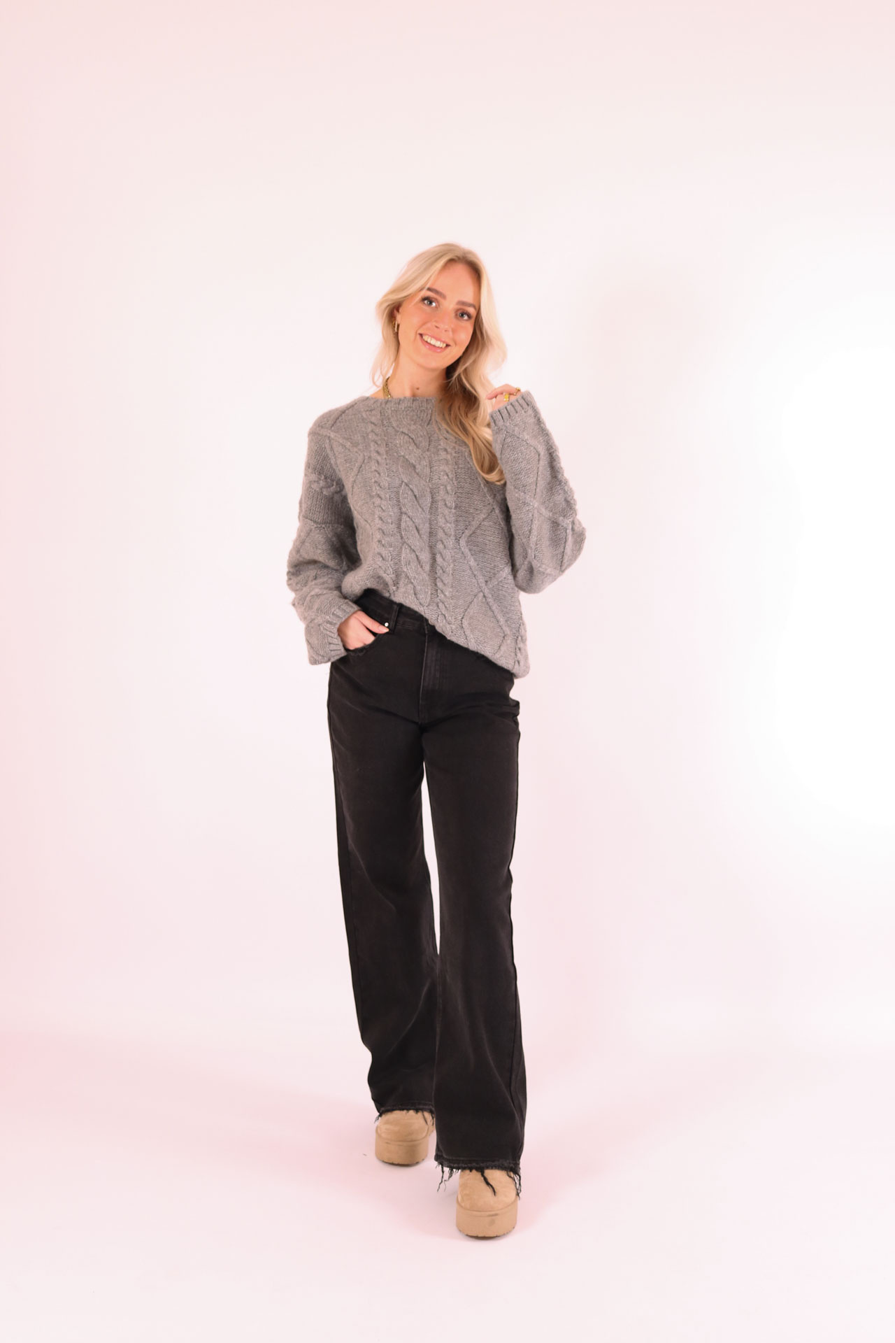 Cable knit grey