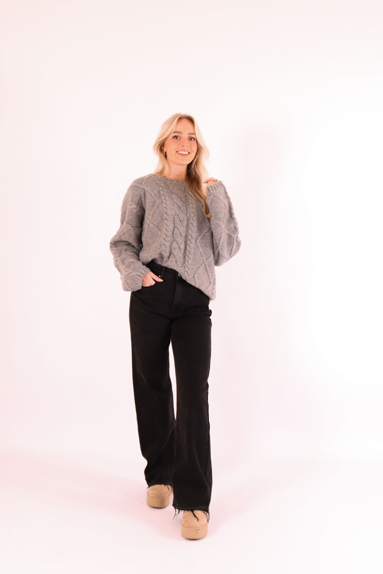 Cable knit grey