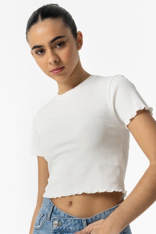 10054173 Poppy_1 001 White