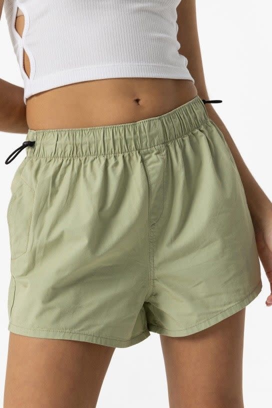 10055112 Tori 882 Urban Chic