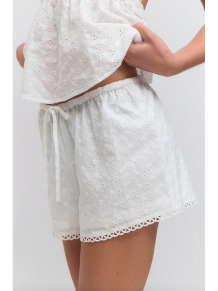 Gina Tricot Broderie anglaise shorts 25063 White (1000)