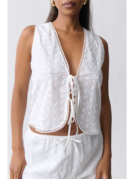 Gina Tricot Anglaise tie vest 25026 White (1000)