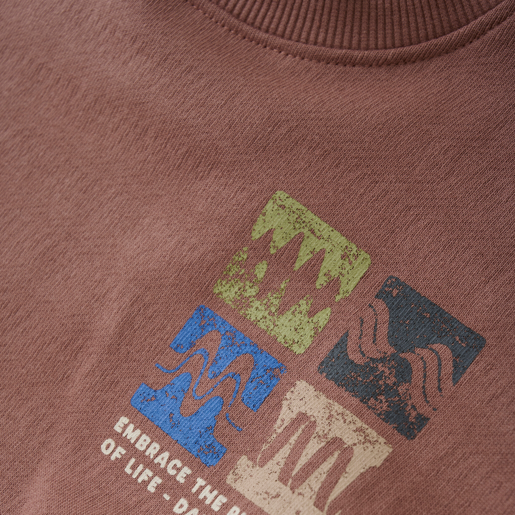 Oversized Sweater Artwork 920173 2250 Burlwood