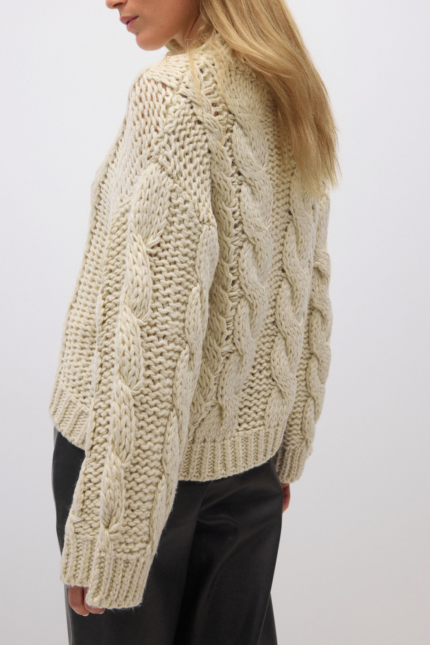 Knitted cable sweater 25260 Almond milk (7059)