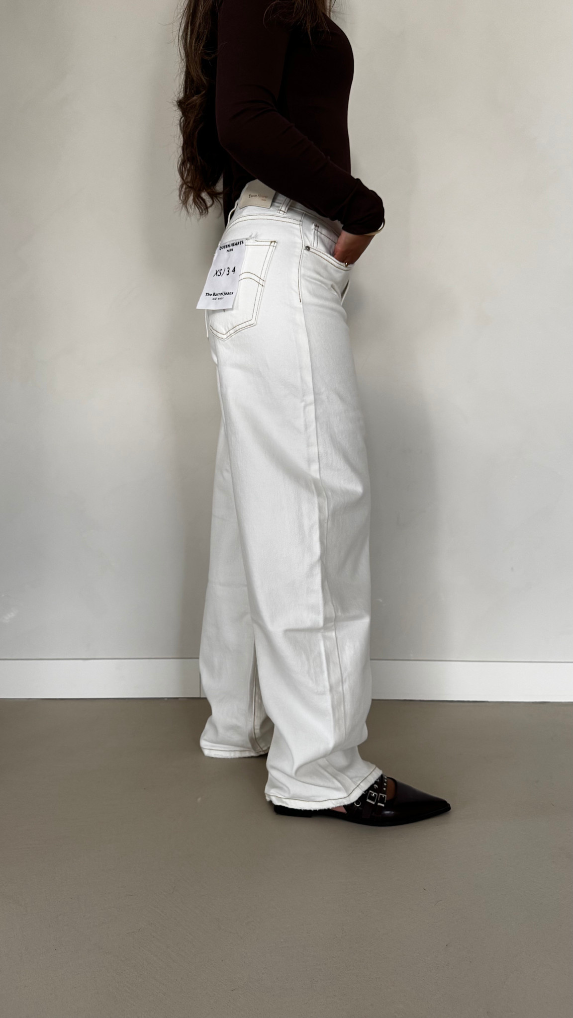 Barrel fit jeans stretch // offwhite met bruin stiksel